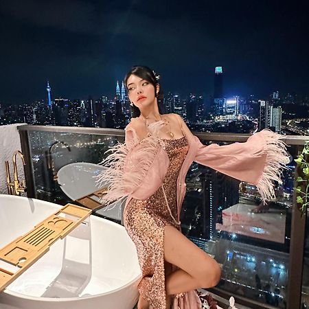 Skyscraper 65 Kl Highest Outdoor Bathtub Luxury Lavish Designer Suite Penthouse Lv65 Куала-Лумпур Экстерьер фото